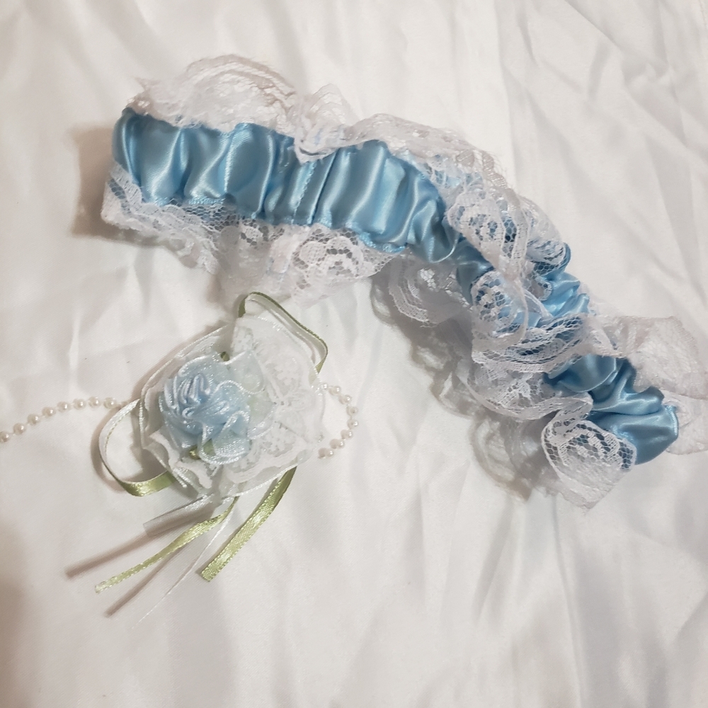 💙 Garter & Pin - Picture 3 of 7